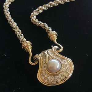 Vintage costume gold necklace 24 inch with pearl